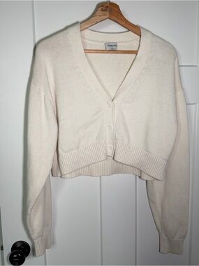 Aritzia Sunday Best Ivory Cropped V-Neck Button Cardigan Small